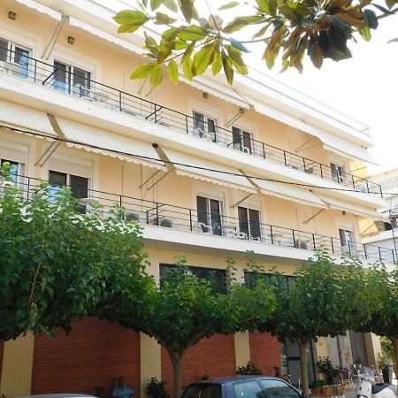 Hotel Ωρεοι à Loutra Edipsou  Extérieur photo