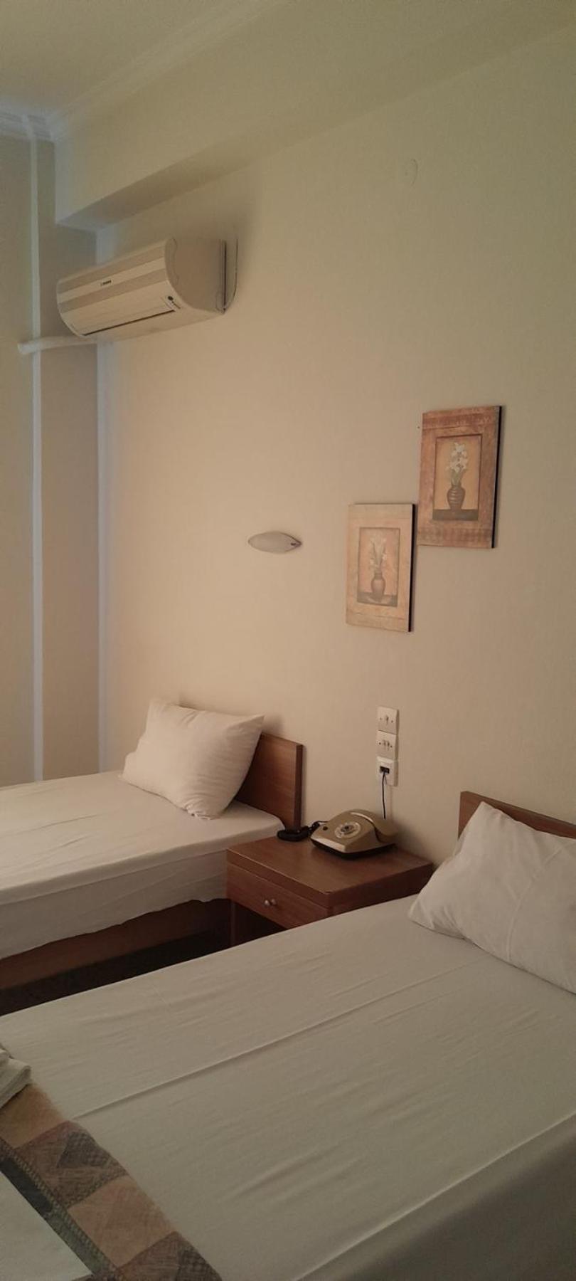 Hotel Ωρεοι à Loutra Edipsou  Extérieur photo