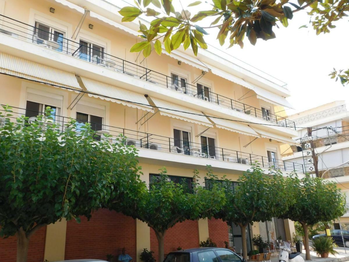 Hotel Ωρεοι à Loutra Edipsou  Extérieur photo