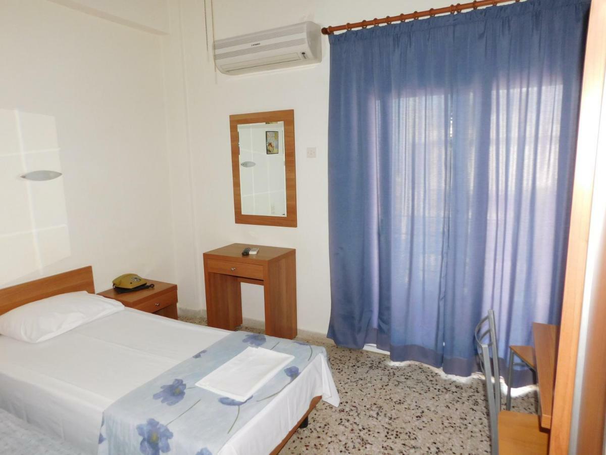 Hotel Ωρεοι à Loutra Edipsou  Extérieur photo