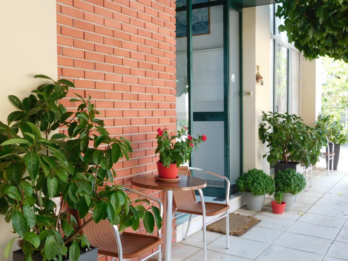 Hotel Ωρεοι à Loutra Edipsou  Extérieur photo