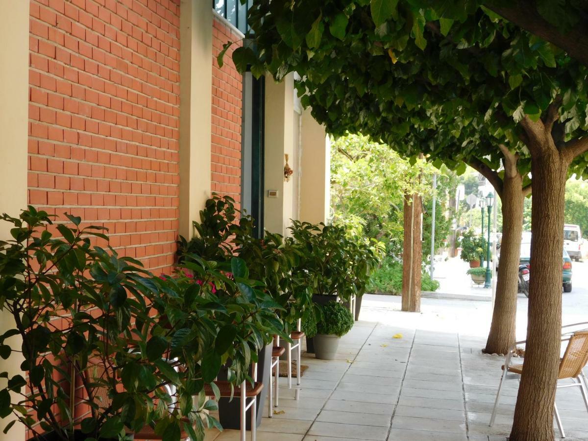 Hotel Ωρεοι à Loutra Edipsou  Extérieur photo